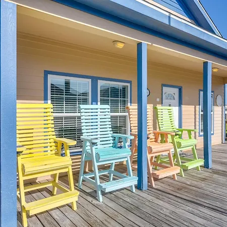 Hot Tub, Patio And Deck Coastal Crystal Beach Home!